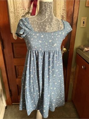 No Boundaries Light Blue Floral Short-Sleeve Square Neck Dress